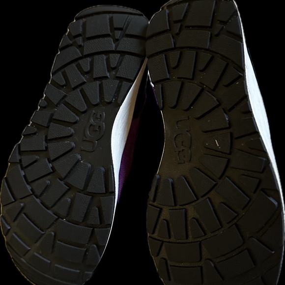 UGG Kids’ Turlock Waterproof Snow Boot - Picture 2 of 3